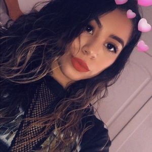 Meet your Posher, Alicia